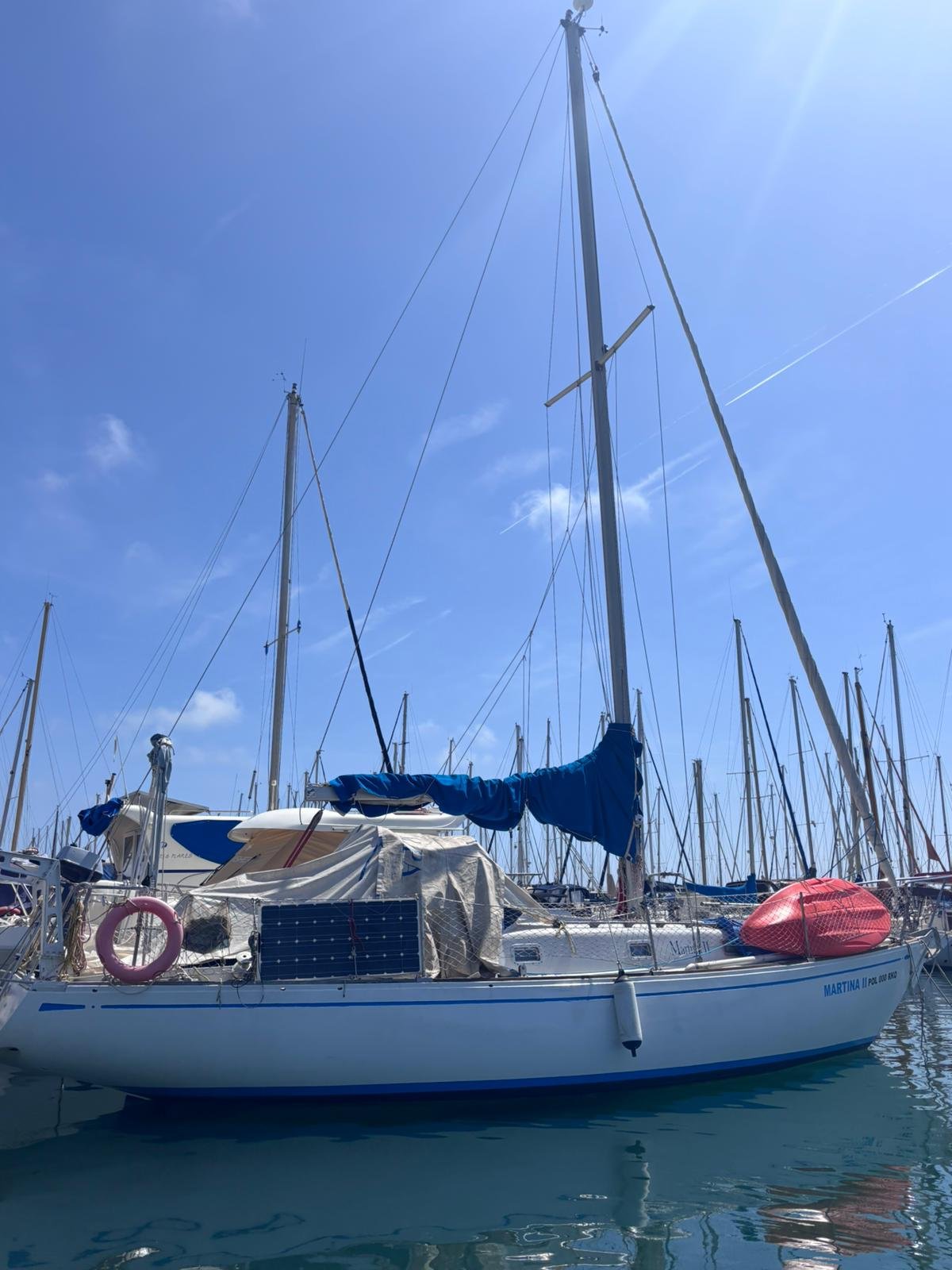 Puerto del Masnou con el Martina II amarrado